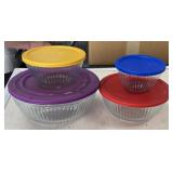 4 Piece Pyrex Mixing Bowl Set with Lids