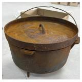 9 1/2 " Dutch Oven with Lid