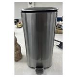 Metal Waste Can w/ Lid