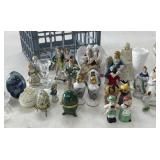 Figurines
