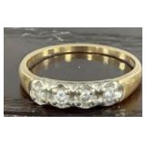 14kt Gold Diamond Chip Ring