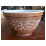 Pyrex Woodland Bowl