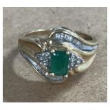 10kt Emerald & Diamond Chip Gold Ring