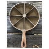 Cast Iron Cornbread Skillet