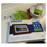 Digital Picture Frame & Salad Chopper