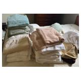 Large Lot of Bath and Hand Towels