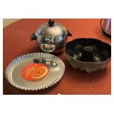 Penguin Server, Bundt Pan