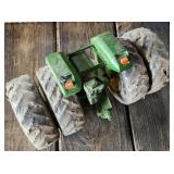 ERTL 1/16 John Deere 4WD Tractor Rear End Duals