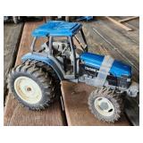 ERTL 1/16 New Holland TM165 FWA Cab Tractor