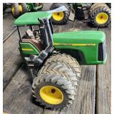 ERTL 1/16 John Deere 4WD Tractor Front End