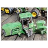 ERTL 1/16 John Deere 4WD Tractor Body 9200