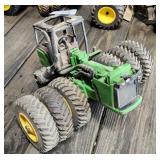 ERTL 1/16 John Deere 4WD Tractor Front End