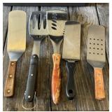 Grill Flippers in Tote with Lid
