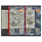 1976 US Double Mint Set in Envelope, With Ikes