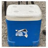 Igloo Cube Cooler with Rollers