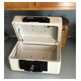 Sentry 1150 Portable Personal Safe w/Key