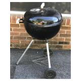 WEBER Charcoal Grill Round  w/Wheels