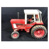 1086 IH Tractor with cab 1/16