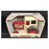 IH 1468 Tractor   1/16