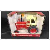IH 1256 Tractor