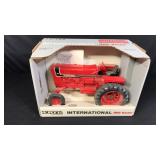 IH 966 Tractor 1/16