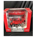 Case IH Axial-Flow 7010 Combine  1/64