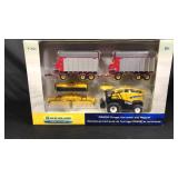 New Holland FR9090 Forage Harvester & Wagons  1/64