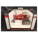 IH Farmall 450 LP-Gas Tractor  1/16
