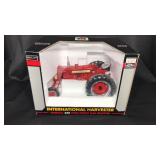 International Harvester 350 Tractor 1/16