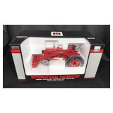 International Harvester 400 Tractor 1/16