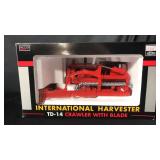 IH TD-14 Crawler with Blade 1/16