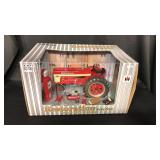 Farmall 460 & Accessories 1/16