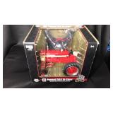 Farmall 560 Hi-Clear Tractor 1/16