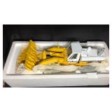 International Harvester 560 Pay Loader 1:25