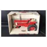 Farmall 706 Tractor 1/16
