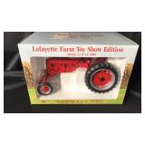 Farmall 200 Tractor 1/16