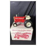 Farmall 1206 Tractor 1/16