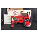 International 1468 Tractor 1/16