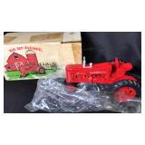 Farmall 300 Tractor 1/16