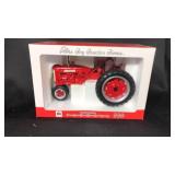 Farmall 230 Tractor 1/16