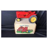 Massey-Harris 33 Tractor 1/16