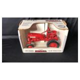 Farmall Cub Tractor 1/16