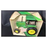 John Deere  Utility Tractor 1/16