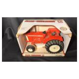 Allis Chalmers D 21 Tractor 1/16