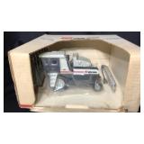 New Idea Self Propelled Harvester 1/32
