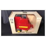 Ford New Holland 660 Baler 1/16