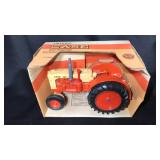 Case 600 Tractor 1/16
