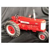 Pete Feret Custom 350 Farmall Tractor 1/16