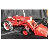 Farmall 560, 1/16