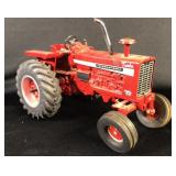 International Farmall 1256 Custom 1/16